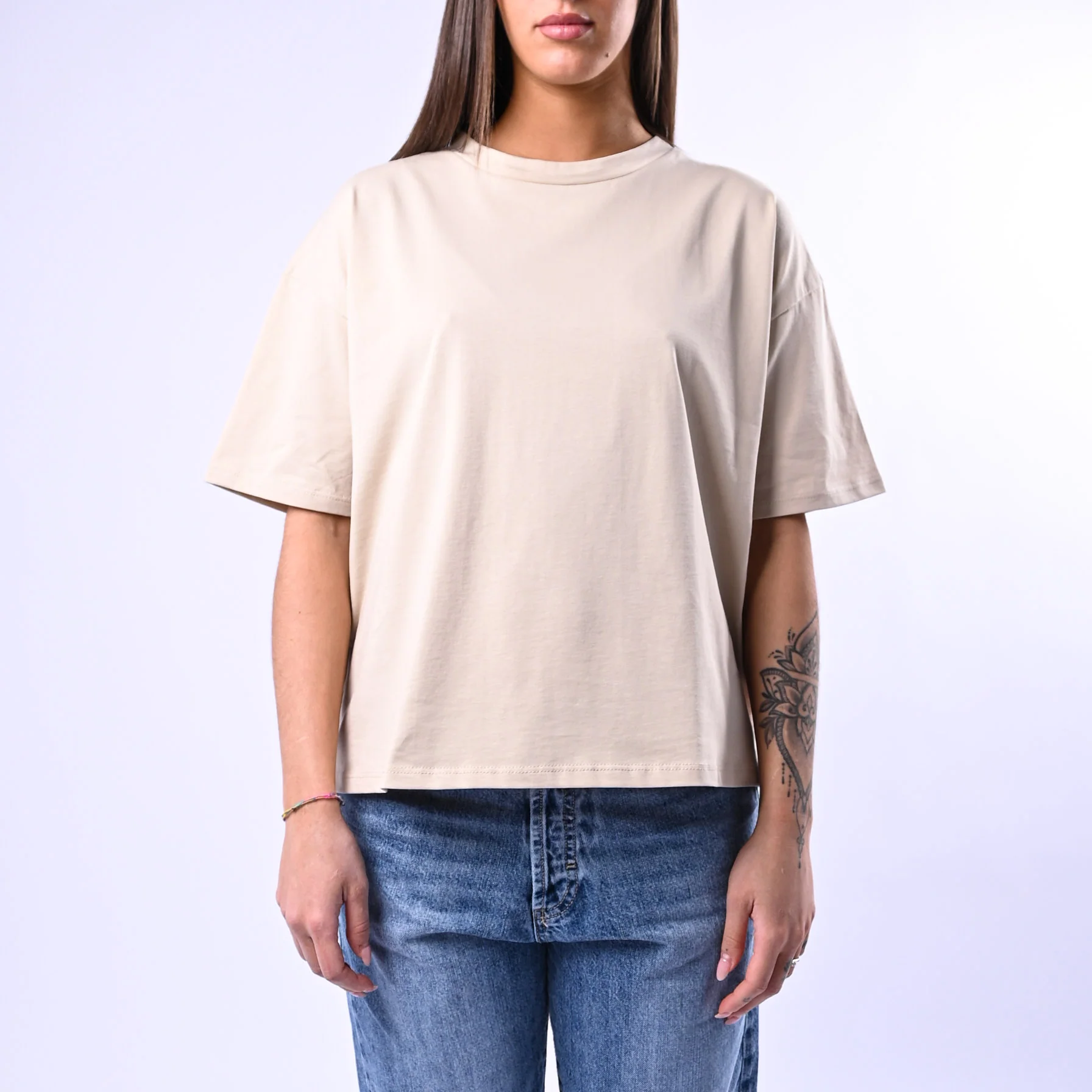 B LOVE - T-SHIRT A SCATOLA MANICA CORTA ART.12016 - BEIGE - Image 2
