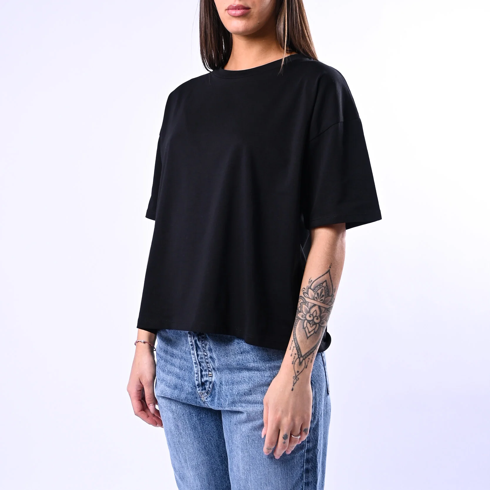 B LOVE - T-SHIRT A SCATOLA MANICA CORTA ART.12016 - NERO - Image 3