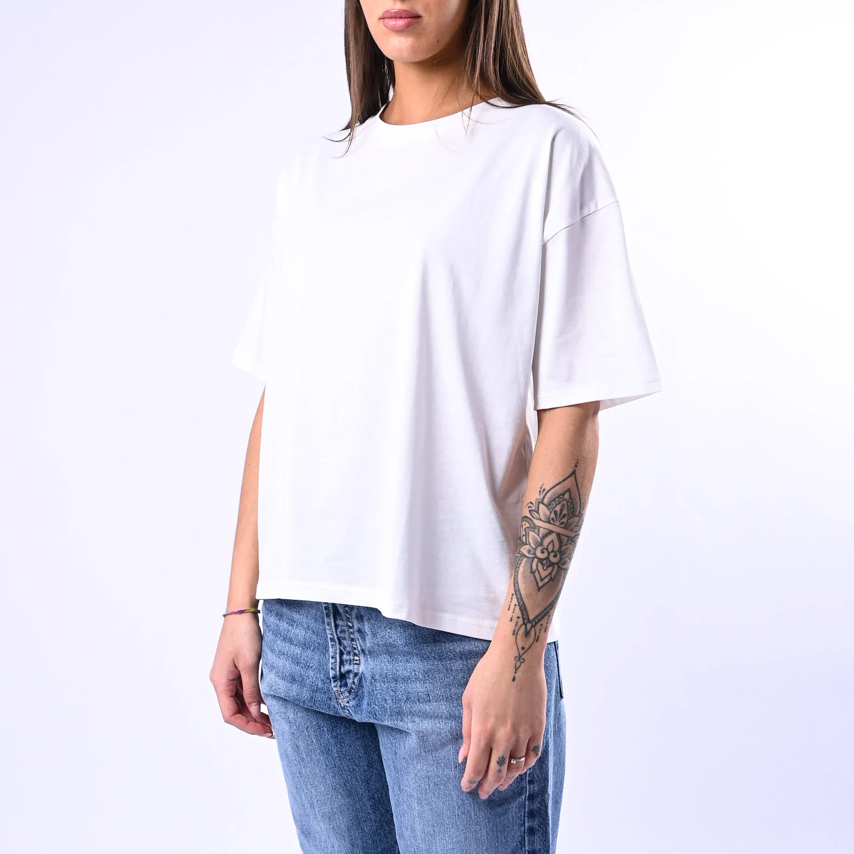 B LOVE - T-SHIRT A SCATOLA MANICA CORTA ART.12016 - PANNA - Image 3