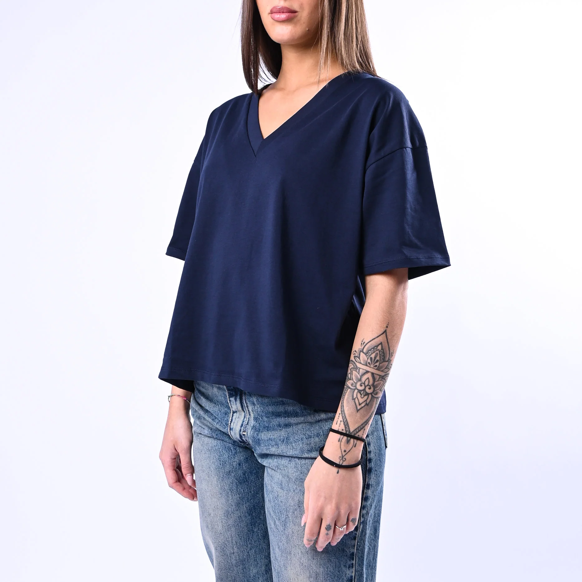 B LOVE - T-SHIRT A SCATOLA SCOLLO V ART.12001 - BLU - Image 3