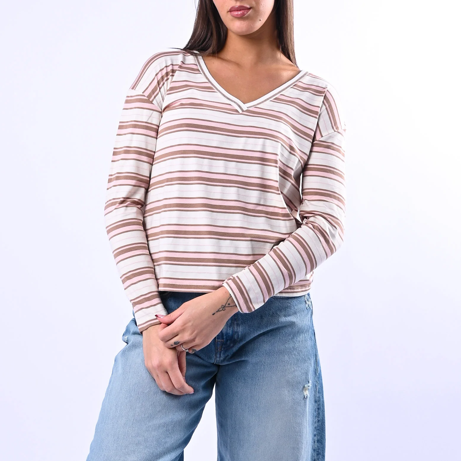 B LOVE - T-SHIRT RIGA SCOLLO V IN VISCOSA ART.12035 - PANNA/CAMMELLO/ROSA