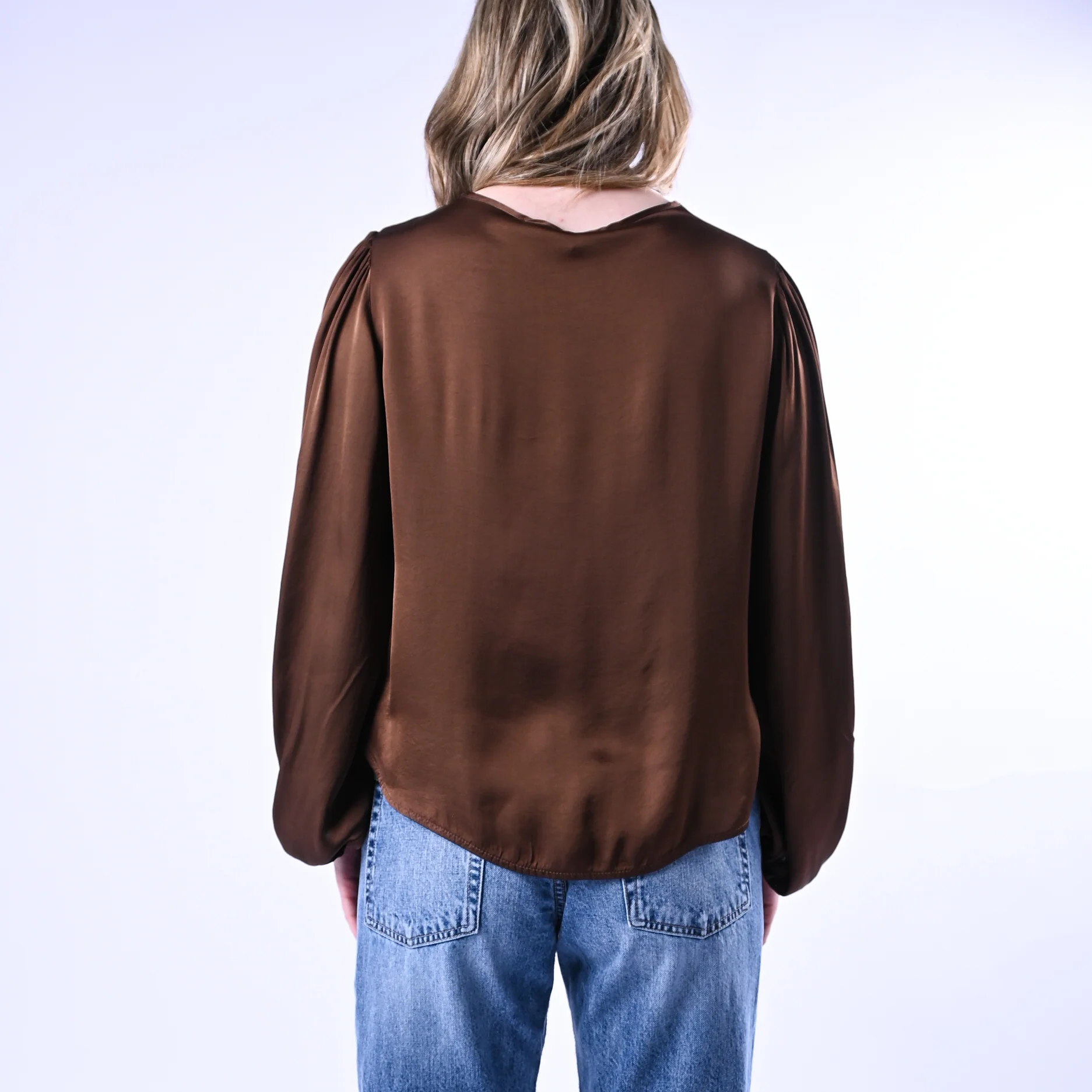HAVEONE - BLUSA SCOLLO V IN VISCOSA ART.CWG-Q006 - MORO - Image 4