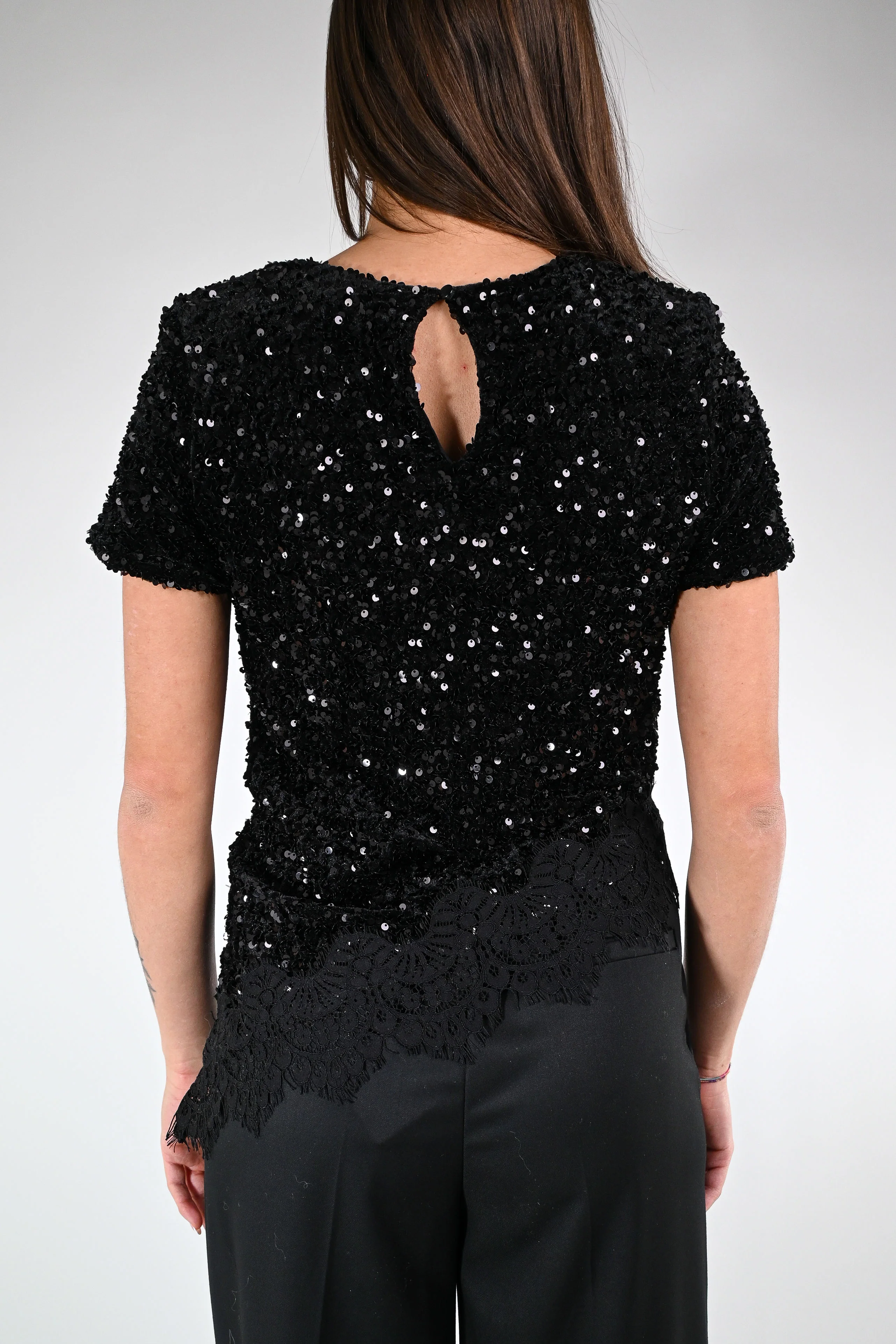 MOTEL - BLUSA PAILLETTES ASIMMETRICA+PIZZO ART.W25CC74 - NERO - Image 4