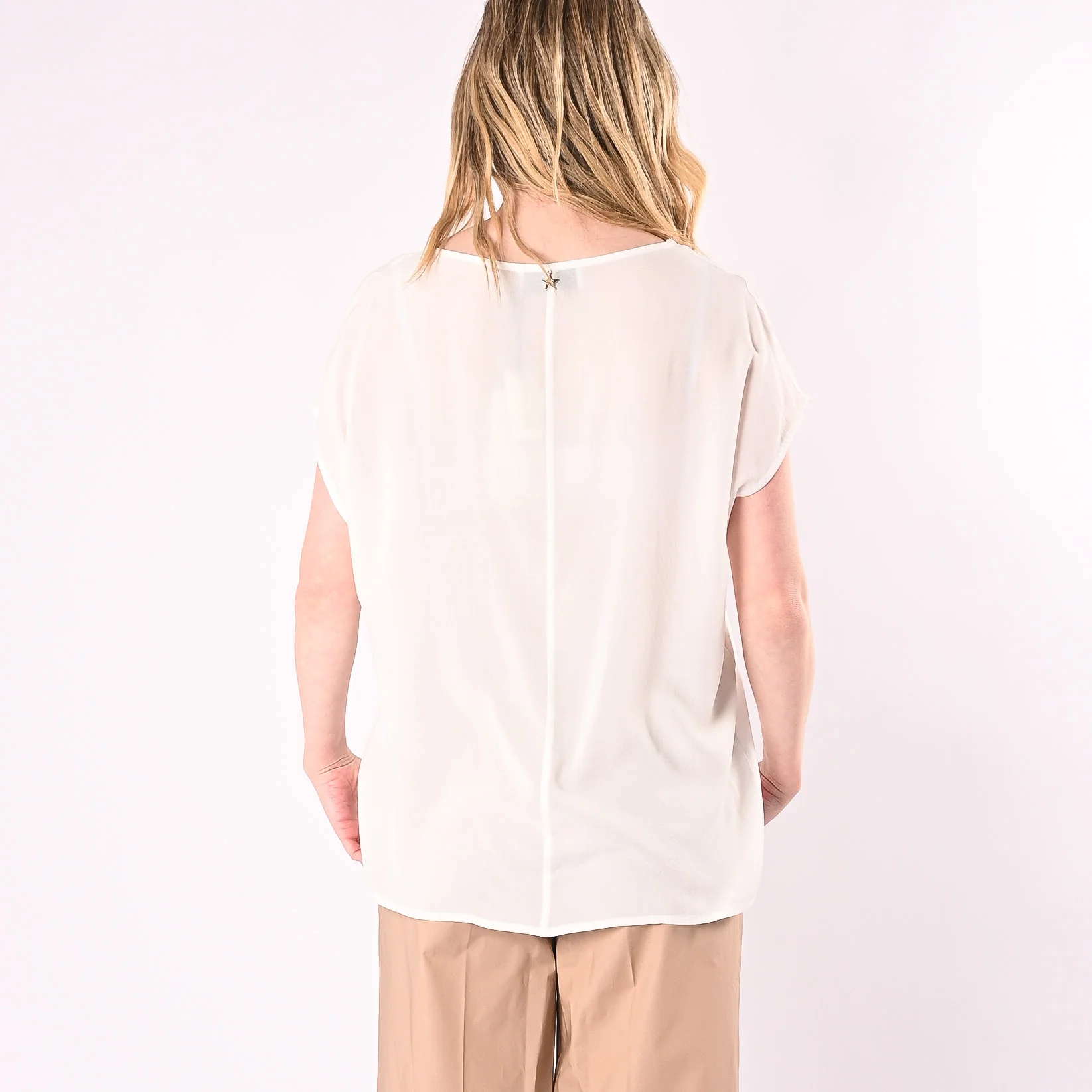SOUVENIR - BLUSA SCOLLO V IN VISCOSA ART.S37M1845/B - BIANCO - Image 4