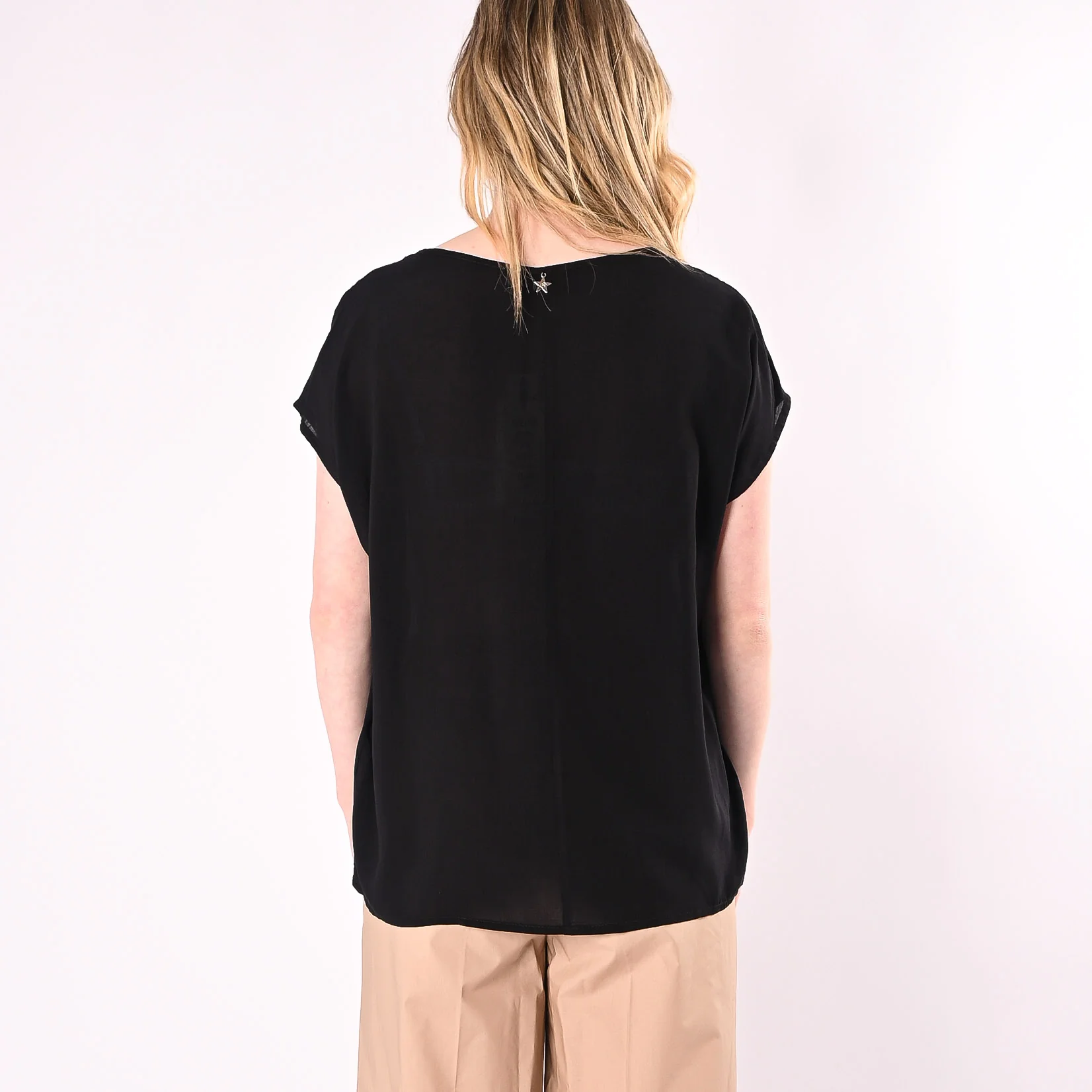 SOUVENIR - BLUSA SCOLLO V IN VISCOSA ART.S37M1845/N - NERO - Image 4