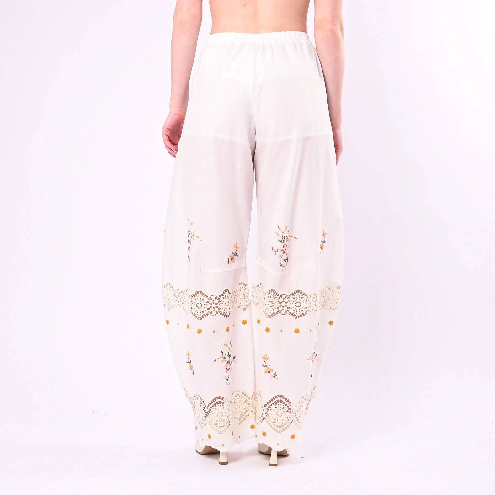 SOUVENIR - PANTALONE BALLON INSERTO PIZZO CON RICAMI ART.M39F1359/P - PANNA - Image 4