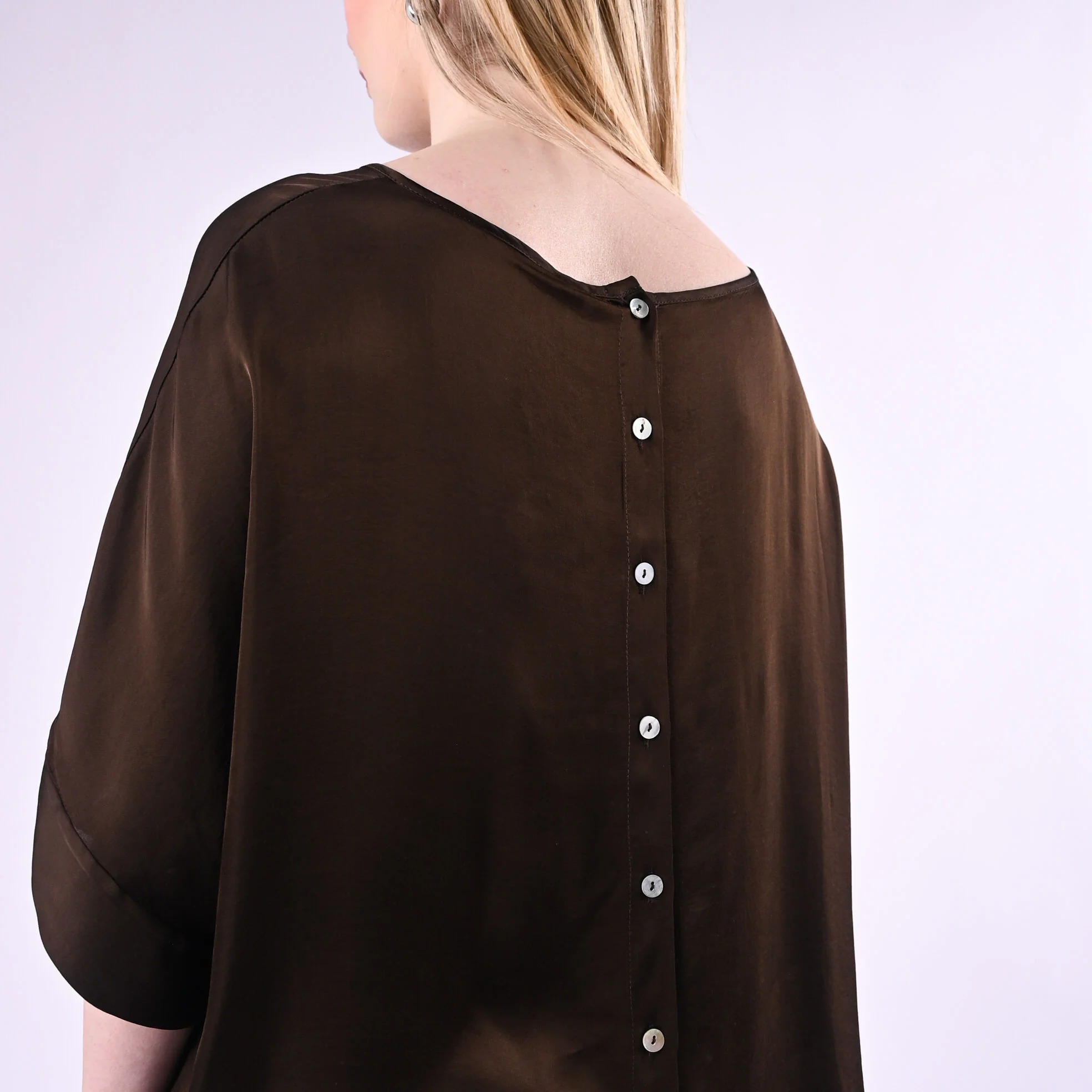 TENSIONE IN - BLUSA OVER RETRO ABBOTTONATO ART. G434B05Q/C - CIOCCOLATO - Image 5