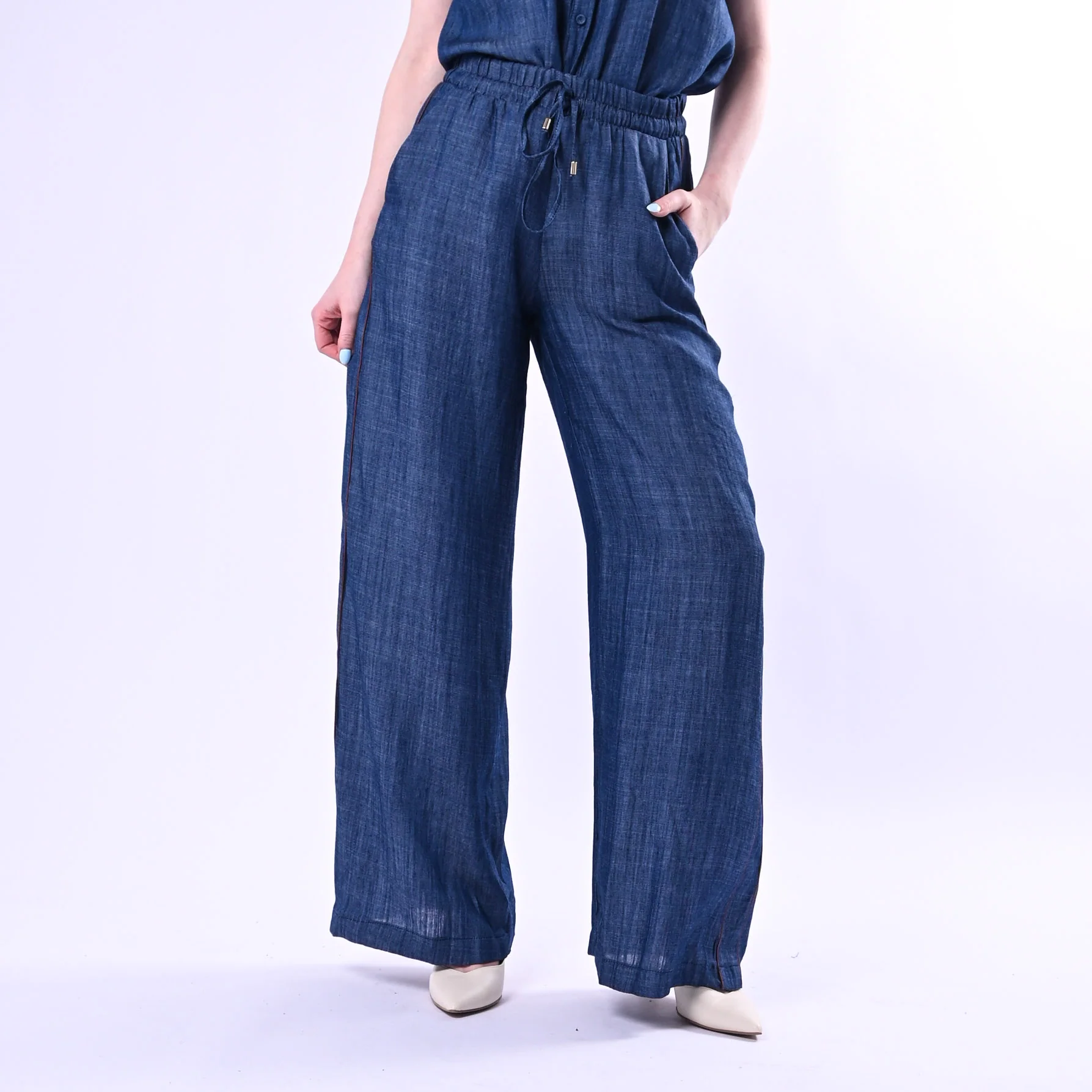 TENSIONE IN - PANTALONE PALAZZO CHAMBRAY CON PROFILI LATERALI ART. S26PB88/B - BLU