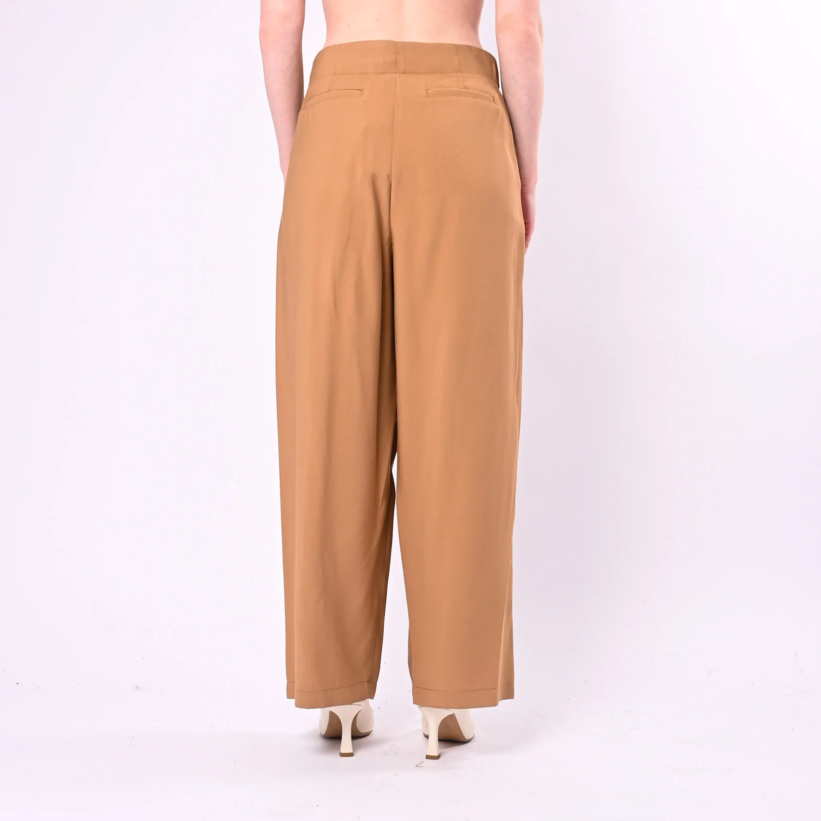 TENSIONE IN - PANTALONE PALAZZO CON PINCES ART. 26P4818/C - CAMMELLO - Image 4
