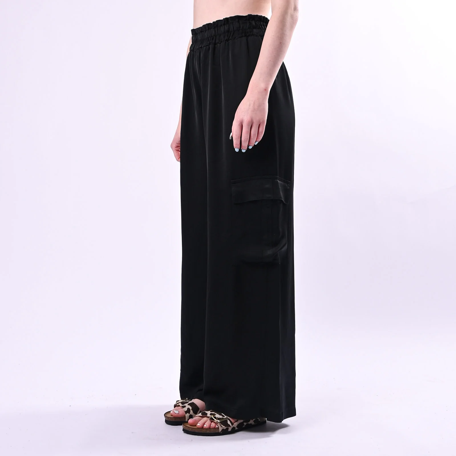 TENSIONE IN - PANTALONE PALAZZO CON TASCONI ART. G433P22R/N - NERO - Image 3
