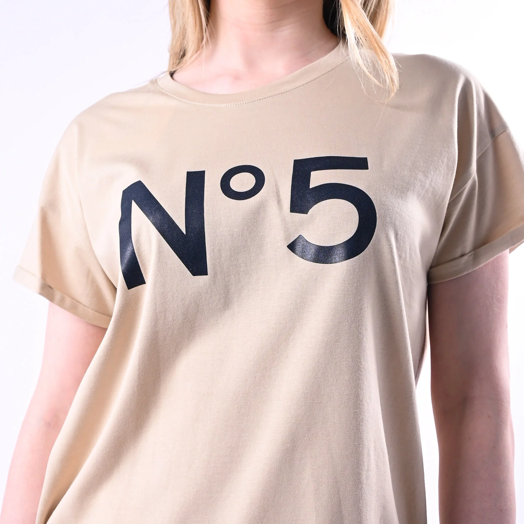 TENSIONE IN - T-SHIRT STAMPA N°5 ART.26M4385/BB - BEIGE/BLU - Image 5
