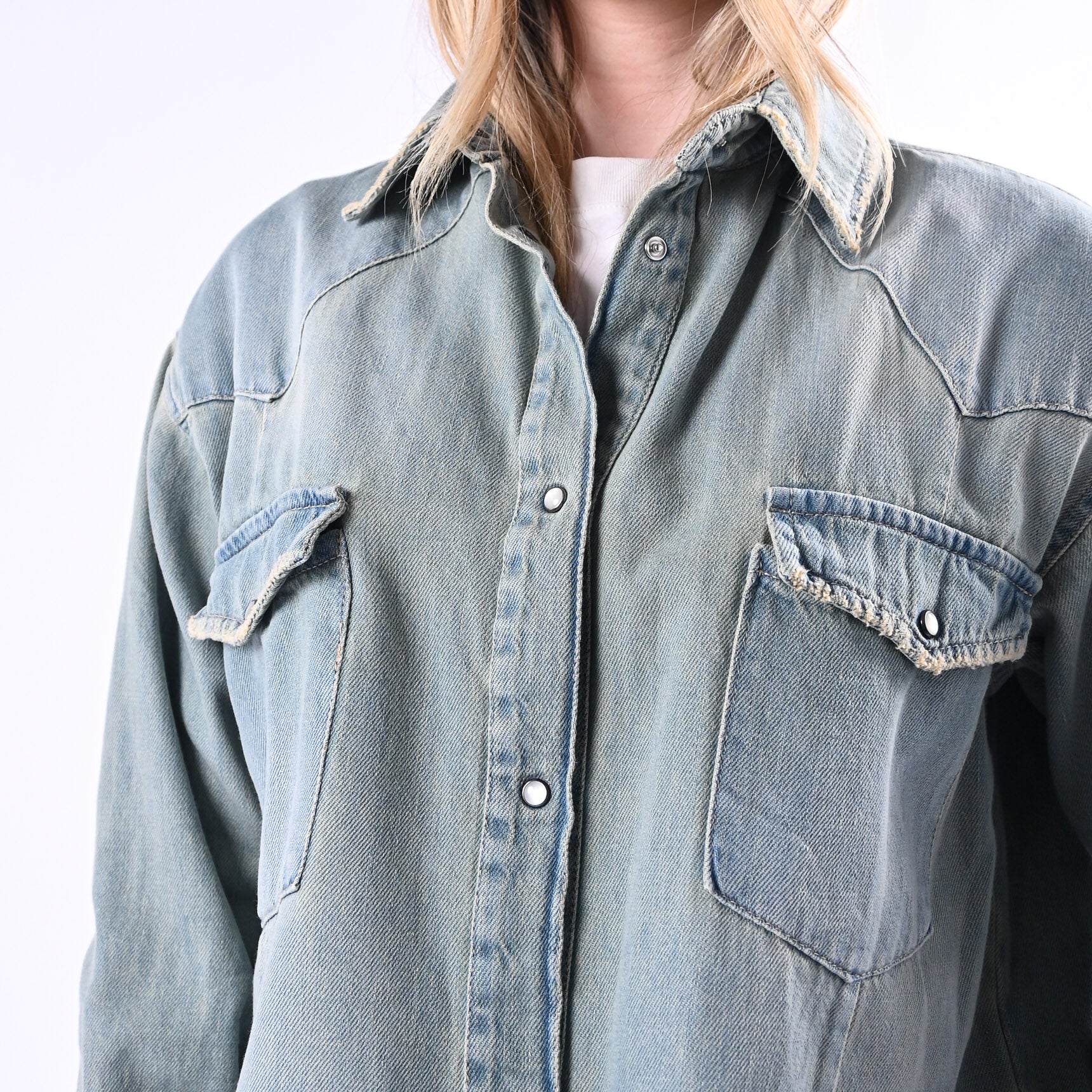 VICOLO - CAMICIA OVER MIRANDA IN DENIM ART.DAB5308/J - LAVAGGIO CHIARO - Image 5