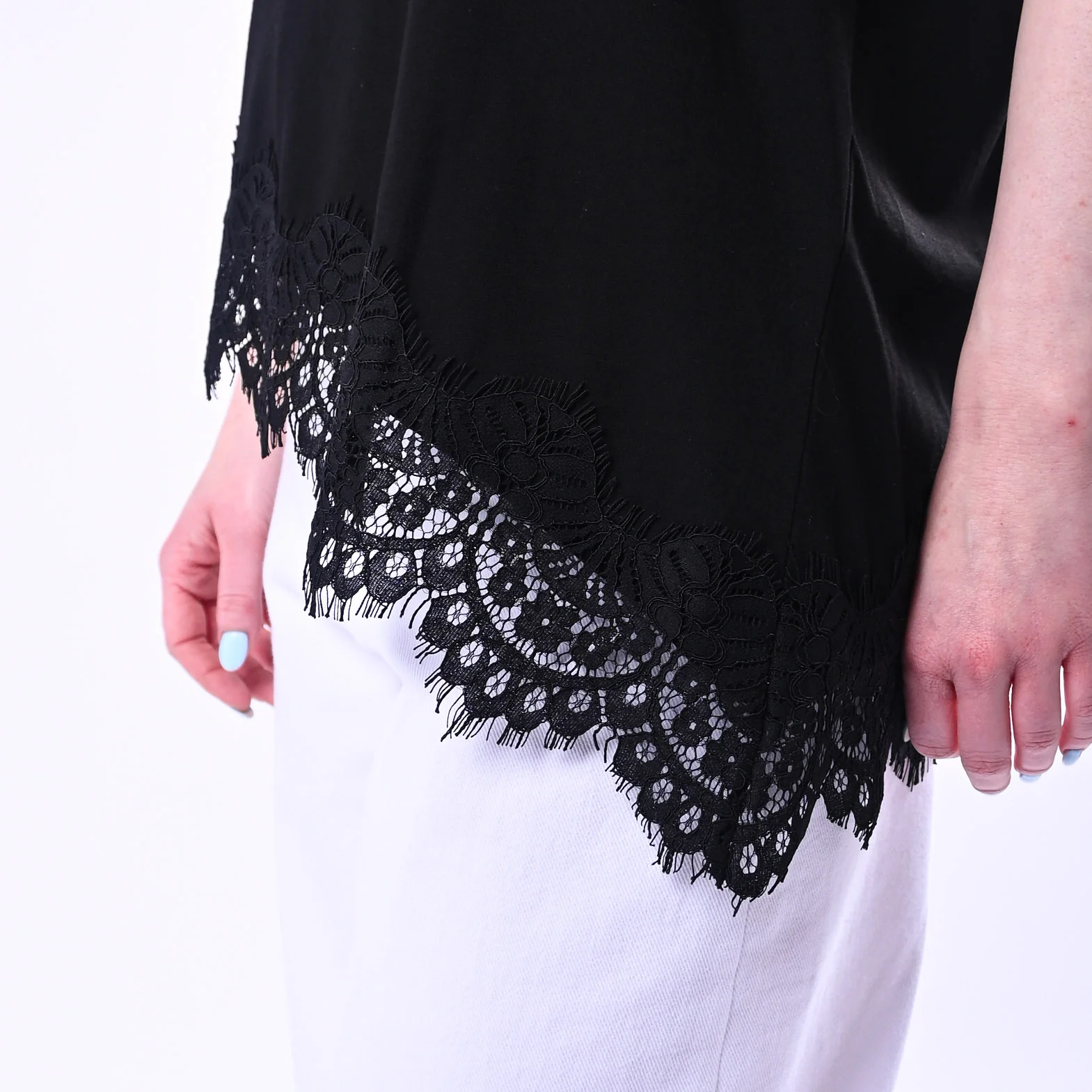VICOLO - T-SHIRT ASIMMETRICA CON PIZZO ART.RAB0598/NE - NERO - Image 5