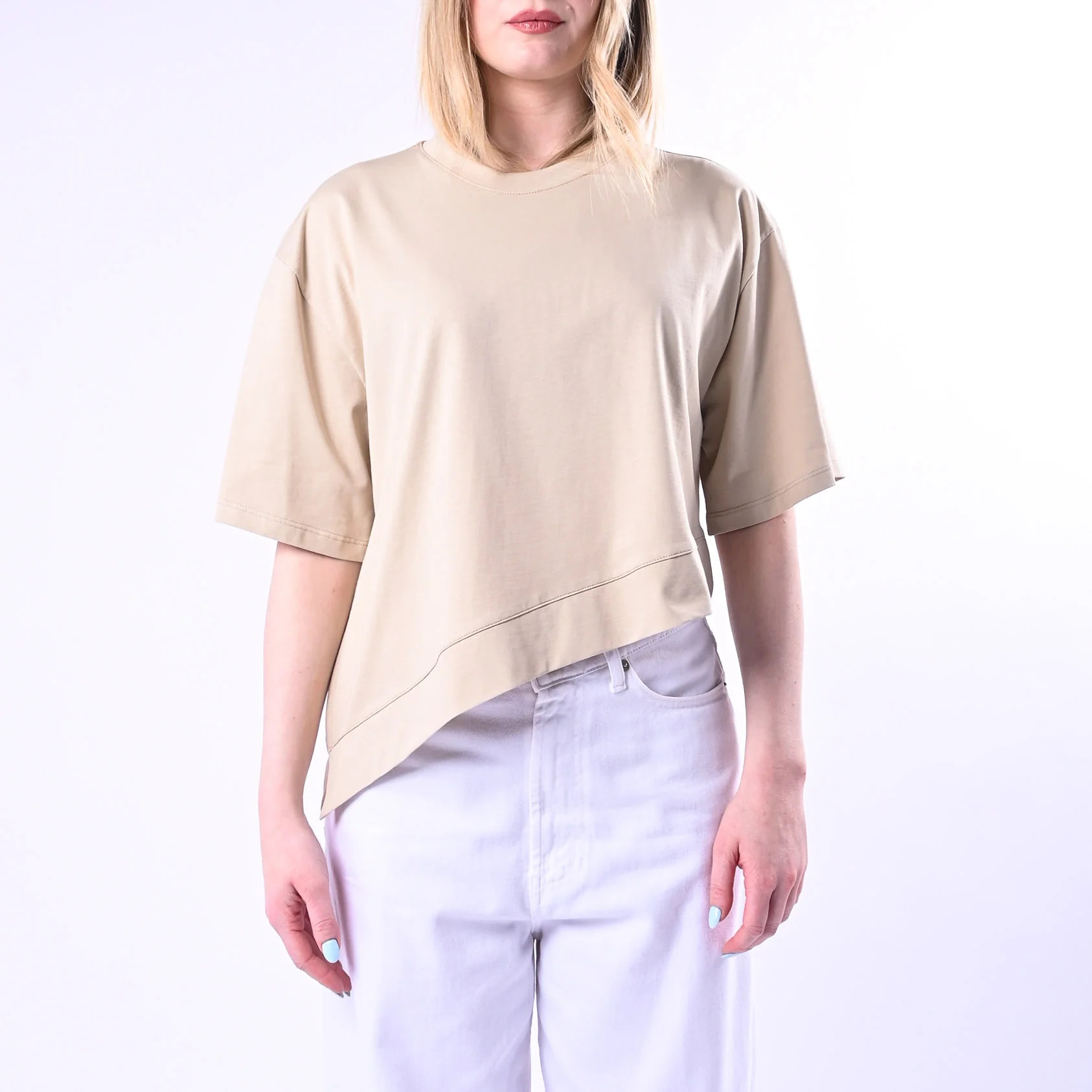 VICOLO - T-SHIRT GIRCOLLO ASIMMETRICA ART.UAB0281/B - BEIGE - Image 2