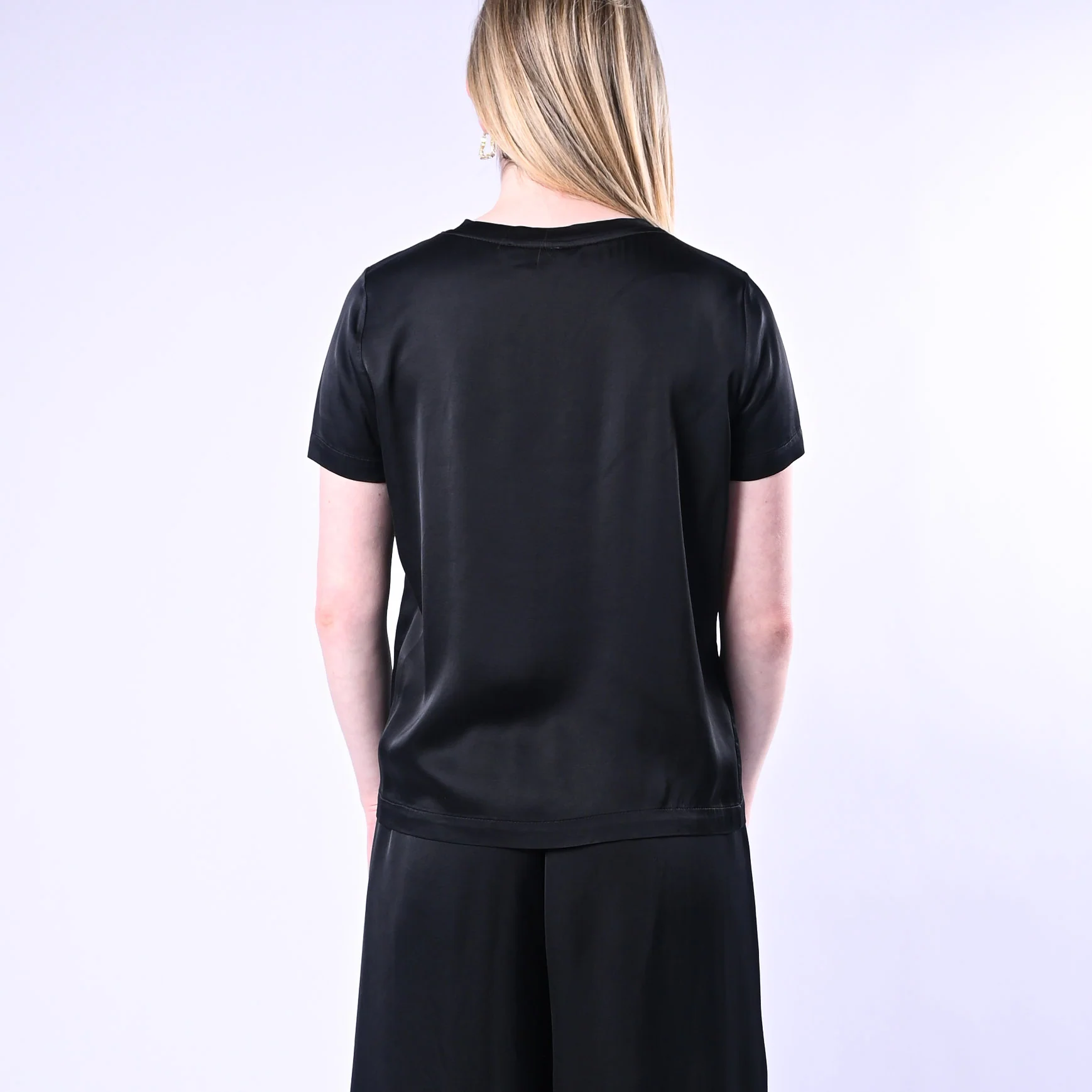 VICOLO - T-SHIRT GIROCOLLO IN VISCOSA ART.TAB0083/N - NERO - Image 4