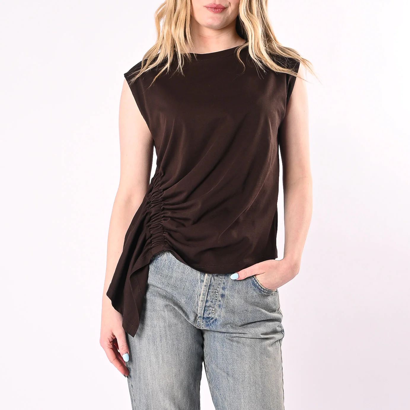 VICOLO - T-SHIRT SENZA MANICHE CON ARRICCIATURA LATERALE ART. UAB0364/F - FONDENTE